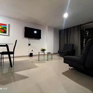 Apartamento Amplio En Apartamento Medellín