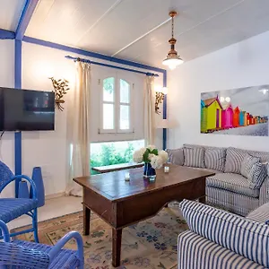 La Casita By Teresa Espagne